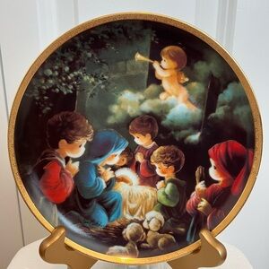 Precious Moments Come Let Us Adore Him decorative plate. 1991
